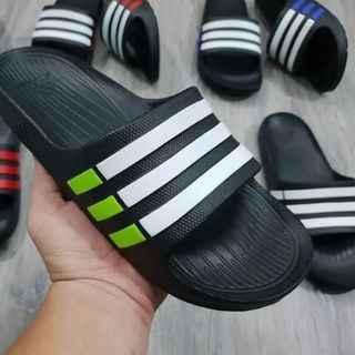 Dép đúc ba sọc huyền thoại