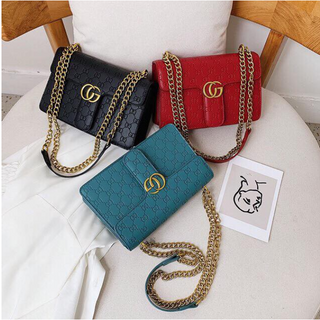 Túi đeo chéo họa tiết GD in chìm size 25cm