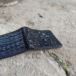 Ví cá sấu khâu viền