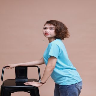 Áo thun cổ tròn tay ngắn unisex
