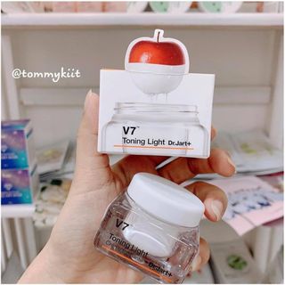 Kem dưỡng da V7 Toning Light Hàn Quốc