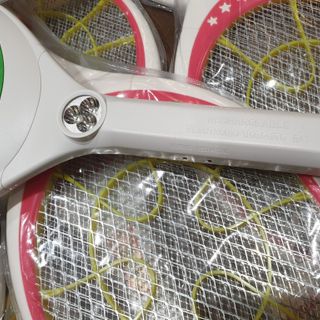 Vợt muỗi tích hợp đèn led A816