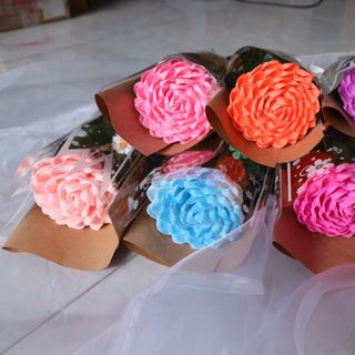 Đầu bông hoa hồng xoắn giấy nhún ý handmade