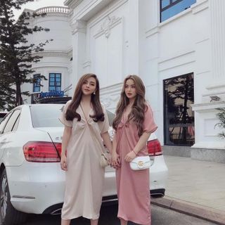 Váy lụa xoắn eo