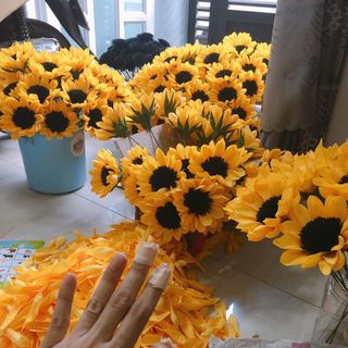 Đầu bông hoa Hướng Dương giấy nhún handmade