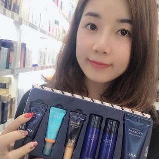 Bộ dưỡng da AHC SKINCARE TRAVEL KIT 6 Món