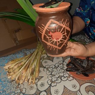 Niêu đất tràng an phố cổ hà nội dùng để đốt xông kháng khuẩnlọc không khí