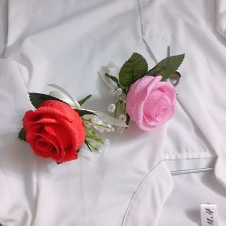 Hoa cài áo lẽ Vũ Lan