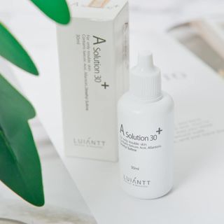 Trị mụn A Solution Luiántt