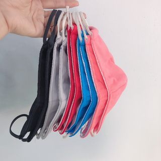 KHẢU TRANG VAI 5 MAU GIA RE DEP RE