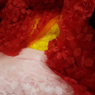 ÁO DÀI CÁCH TÂN REN HOA NỔI KÈM CHÂN VÁY