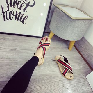 Giày sandal quai chéo tc