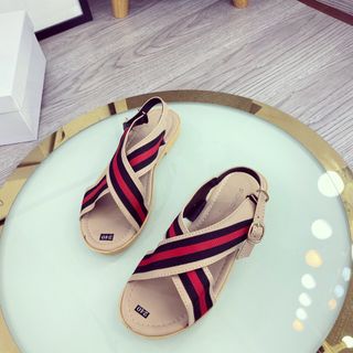Giày sandal quai chéo tc