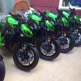 Kawasaki Z1000 Chuẩn