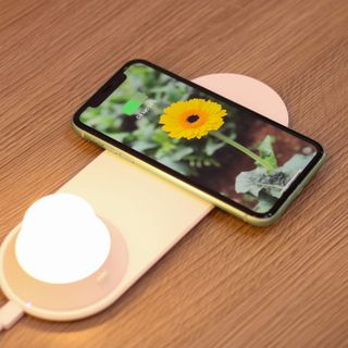 Đèn ngủ kiêm sạc không dây Xiaomi Yeelight
