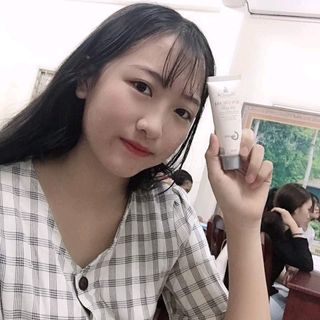 kem chống nắng Huyền Cò