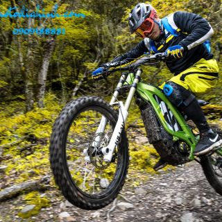 Cào cào offroad điện Sur-ron X light bee electric offroad dirt bike