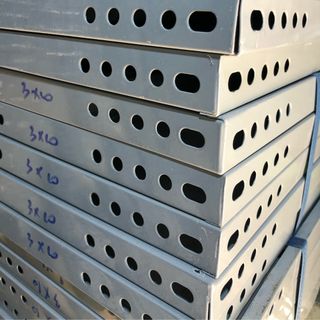 Mâm kệ sắt v lỗ 30x100