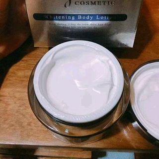 Kem body đêm Huyền Cò
