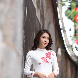 ÁO DÀI LỤA THÊU HOA