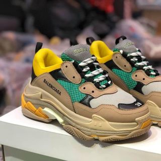 giày thể thao trips