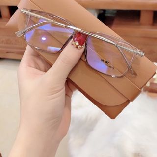 Kính giả cận