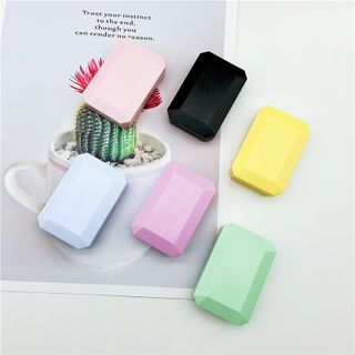 Khay lens trơn thiết kế nhỏ gọn tinh tế và bộ dụng cụ