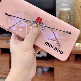 Kính trắng gọng tròn