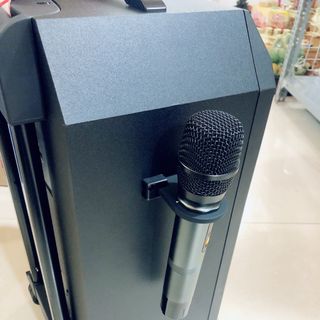 Loa kéo Vimu K5 của hãng W-king cao âm thanh tuyệt vời mời Công suốt 160w tặng kèm 2 cái mic Pin 22500mah thời gian sử dụng trên 8 tiếng