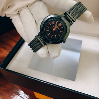 Đồng hồ lắc xi