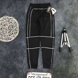 Jogger nữ đường chỉ