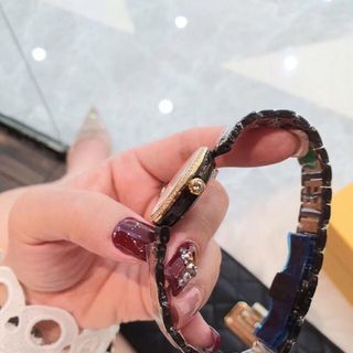 Đồng hồ Fen di