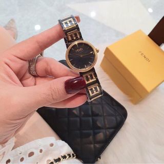 Đồng hồ Fen di