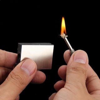 BẬT LỬA DIÊM XĂNG VUÔNG XÀI XĂNG