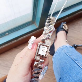Đồng hồ nữ mặt chữ nhật inox