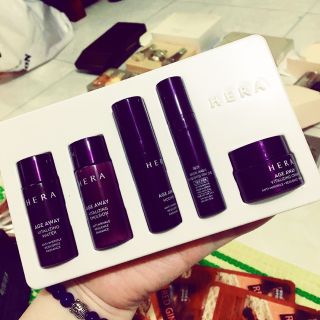 Set Dưỡng Da Mini 5 món Hera Age Away Simple 43ml