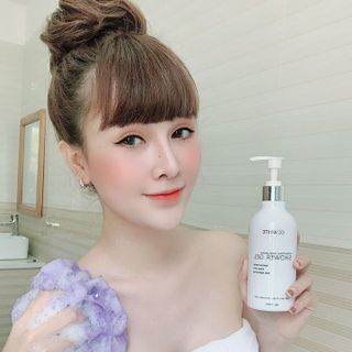 Sữa tắm phân tử vàng kháng khuẩn CC White