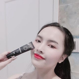 Sữa rửa mặt CC White 2 tuýp sáng và tối