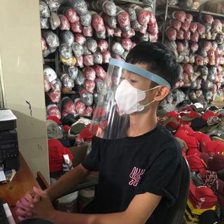 Kính chắn dịc cho NV Văn Phòng