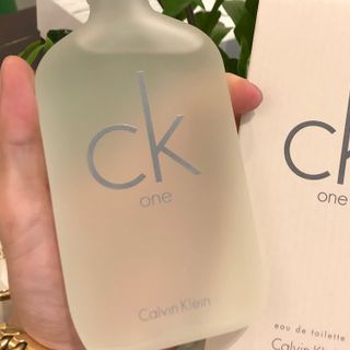 Nước hoa C k trắng