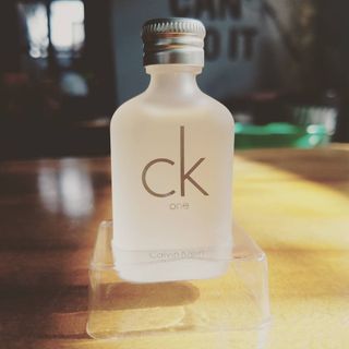 Nước hoa C k trắng