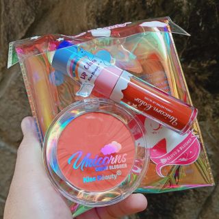 Son và má hồng KB