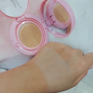 sét 2 món sasami gồm phấn nước và kem lót