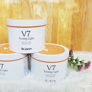 kem V7 hộp thiếc