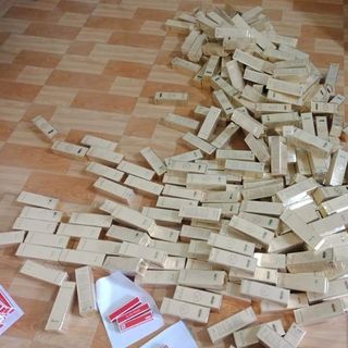 Bột rửa mặt thánh chuyên trị mụn, nám.