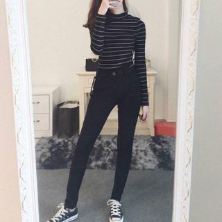 Quần Jeans hai màu đen, trắng