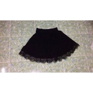 Chân váy xoè ren gấu năng động, trẻ trung