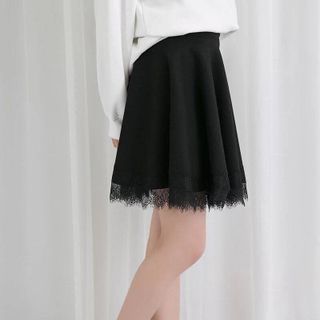 Chân váy xoè ren gấu năng động, trẻ trung