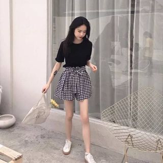 Quần short kẻ ĐEN TRẮNG buộc nơ