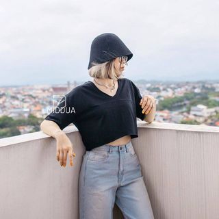 Áo crotop cộc tay cổ tim FROM RỘNG 2 màu đen trắng